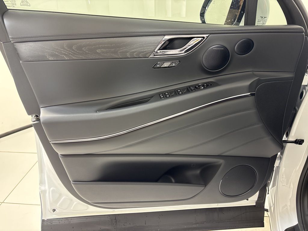 Thumbnail: 2026 Genesis GV80 - 16