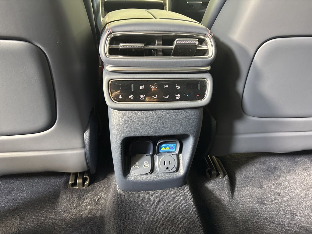 Thumbnail: 2026 Genesis GV80 - 23