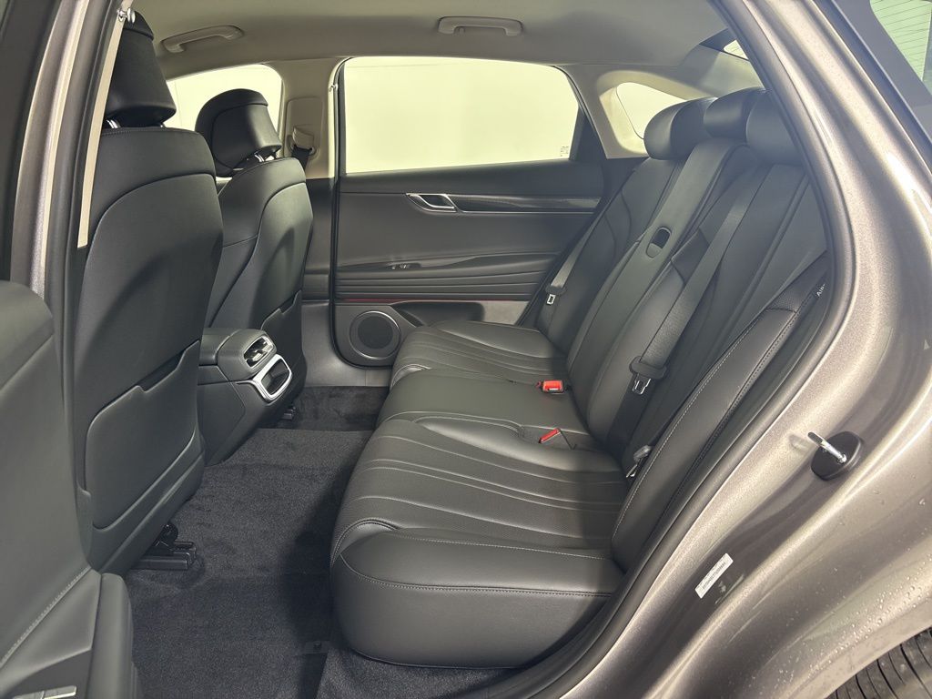 Thumbnail: 2026 Genesis G80 - 18