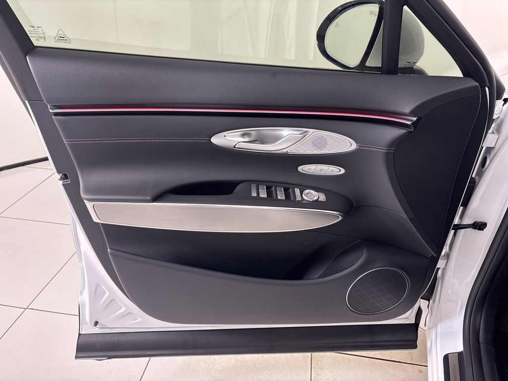 Thumbnail: 2026 Genesis GV70 - 16