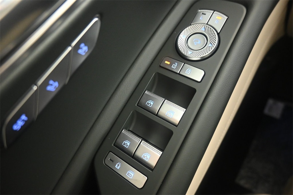 Thumbnail: 2025 Genesis GV80 - 16
