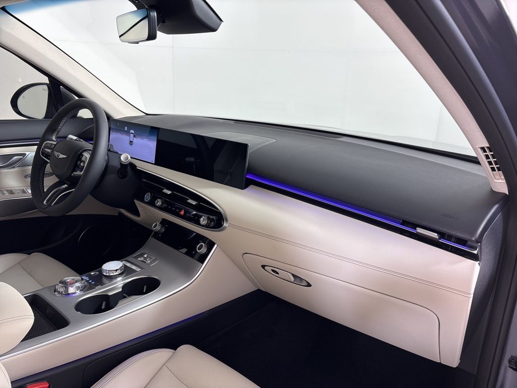 Thumbnail: 2026 Genesis GV70 - 13