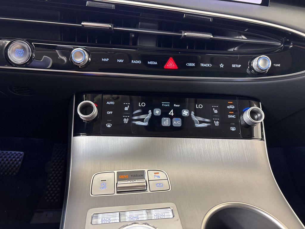 Thumbnail: 2026 Genesis GV70 - 28