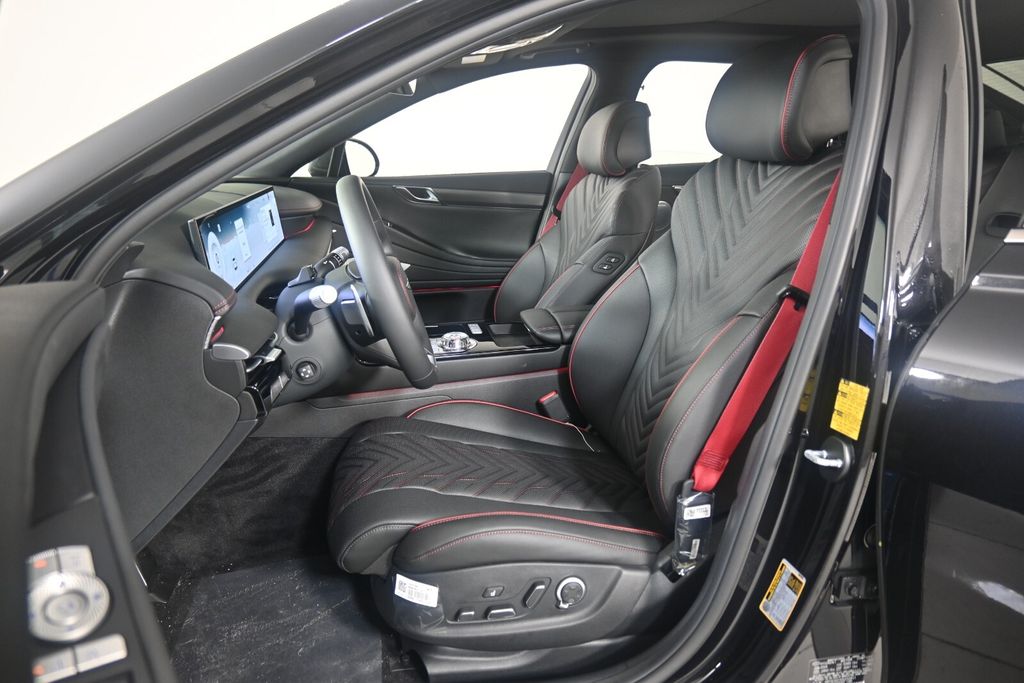 Thumbnail: 2025 Genesis G80 - 12