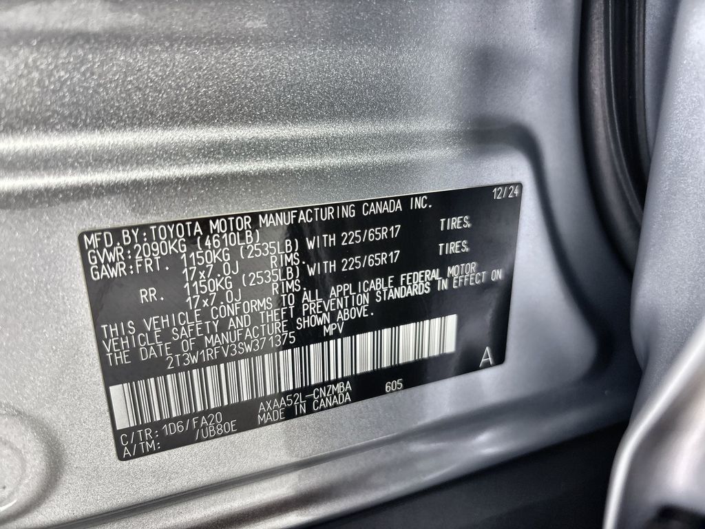 2025 Toyota RAV4 XLE - Photo 28