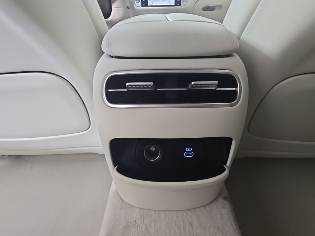 Thumbnail: 2026 Genesis G90 - 31
