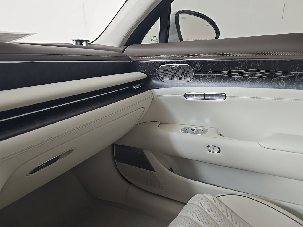 Thumbnail: 2026 Genesis G90 - 25
