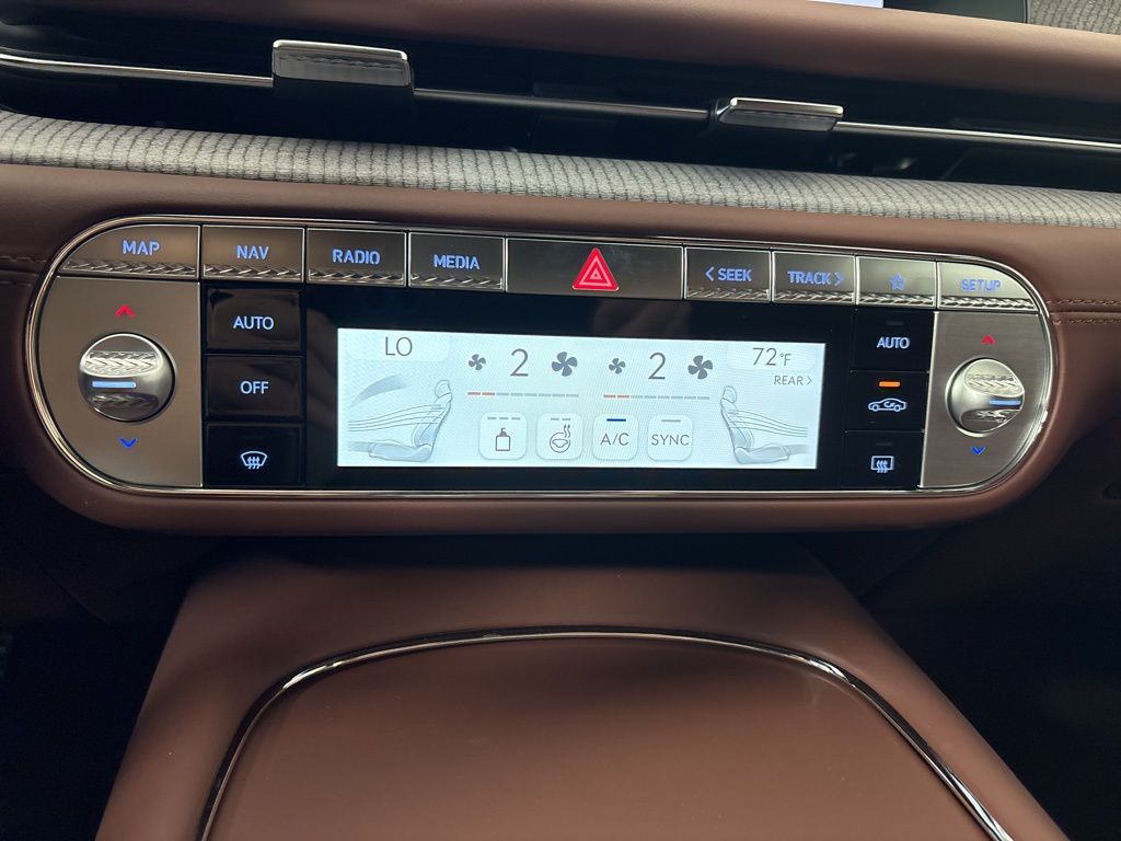 Thumbnail: 2026 Genesis G90 - 32
