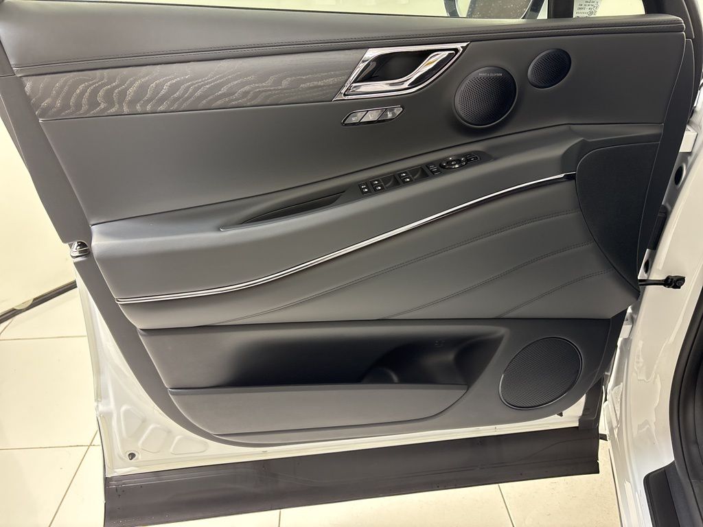 Thumbnail: 2026 Genesis GV80 - 16