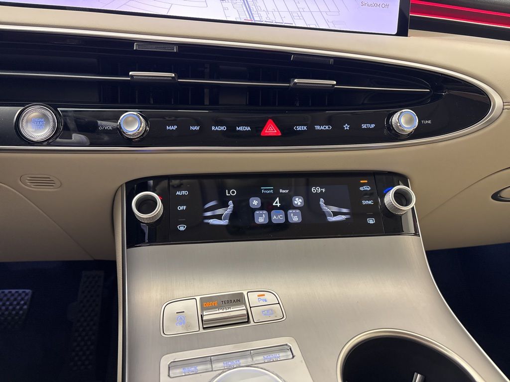 Thumbnail: 2026 Genesis GV70 - 29