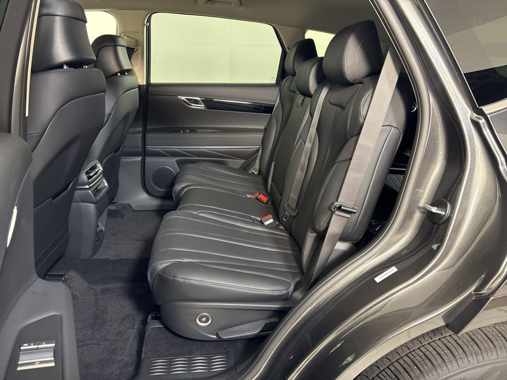 Thumbnail: 2026 Genesis GV80 - 18