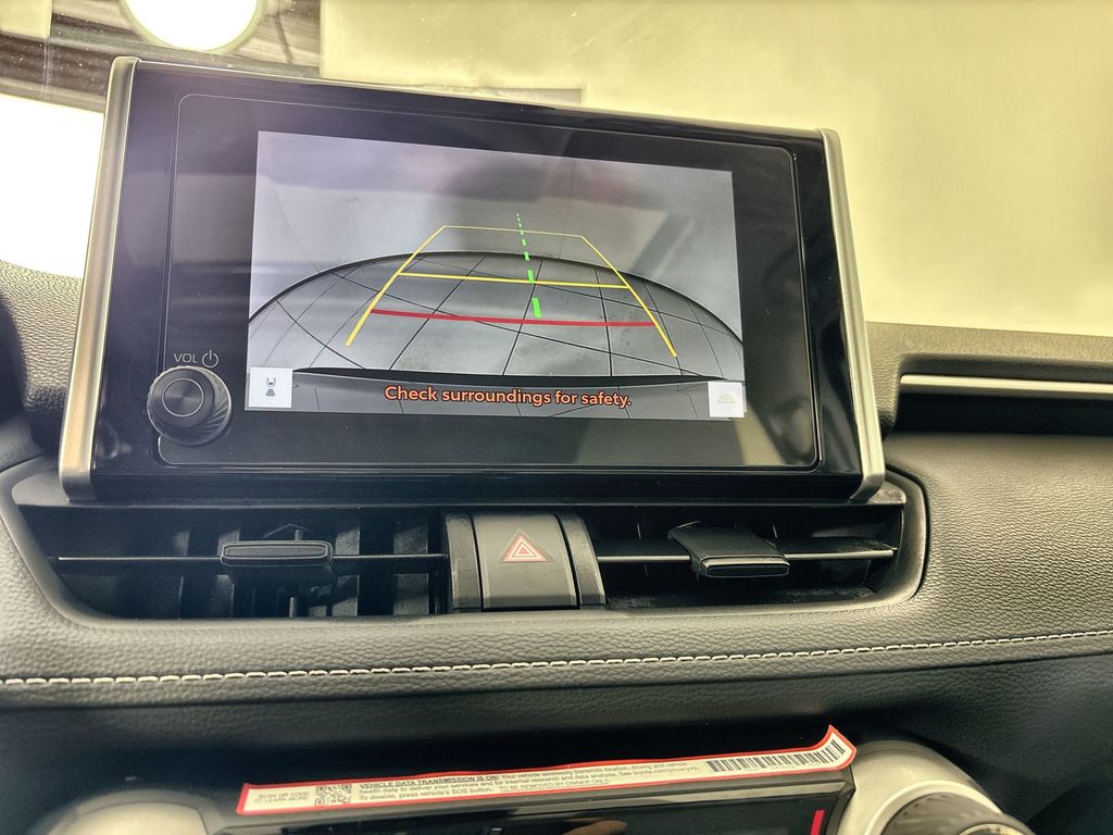 2025 Toyota RAV4 XLE - Photo 24
