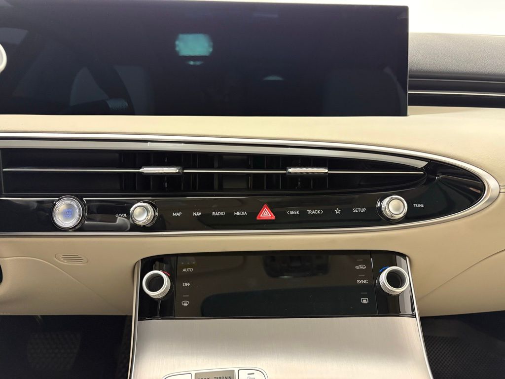 Thumbnail: 2026 Genesis GV70 - 23