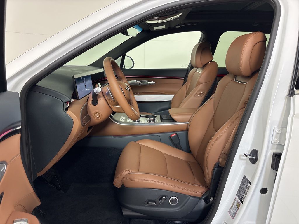 Thumbnail: 2026 Genesis GV70 - 14