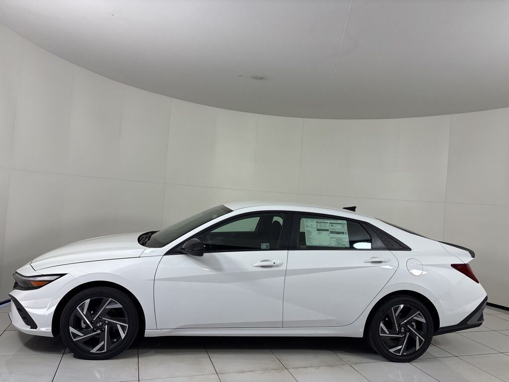Certified 2025 Hyundai Elantra Hybrid Sedan