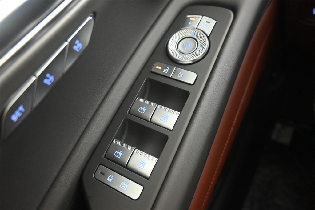 Thumbnail: 2025 Genesis GV80 - 16