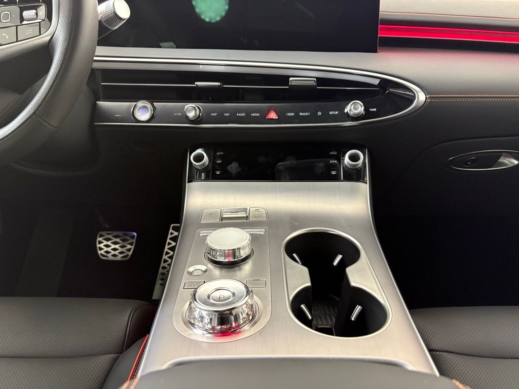 Thumbnail: 2026 Genesis GV70 - 22