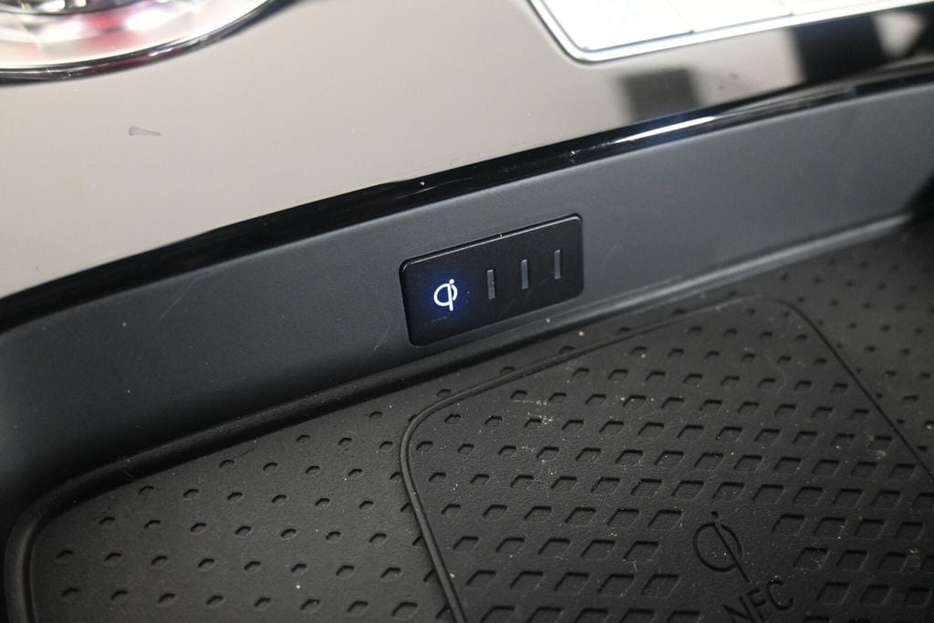 Thumbnail: 2025 Genesis G80 - 24