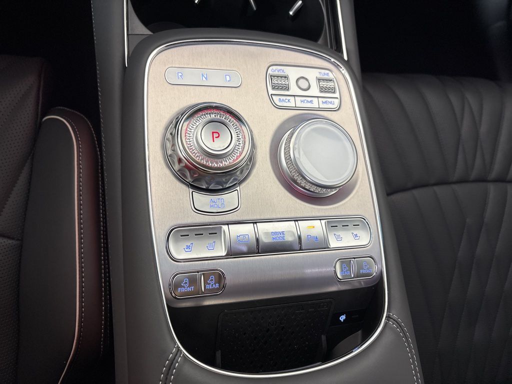 Thumbnail: 2026 Genesis G90 - 40