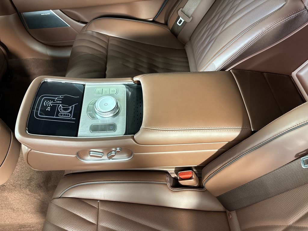 Thumbnail: 2026 Genesis G90 - 27
