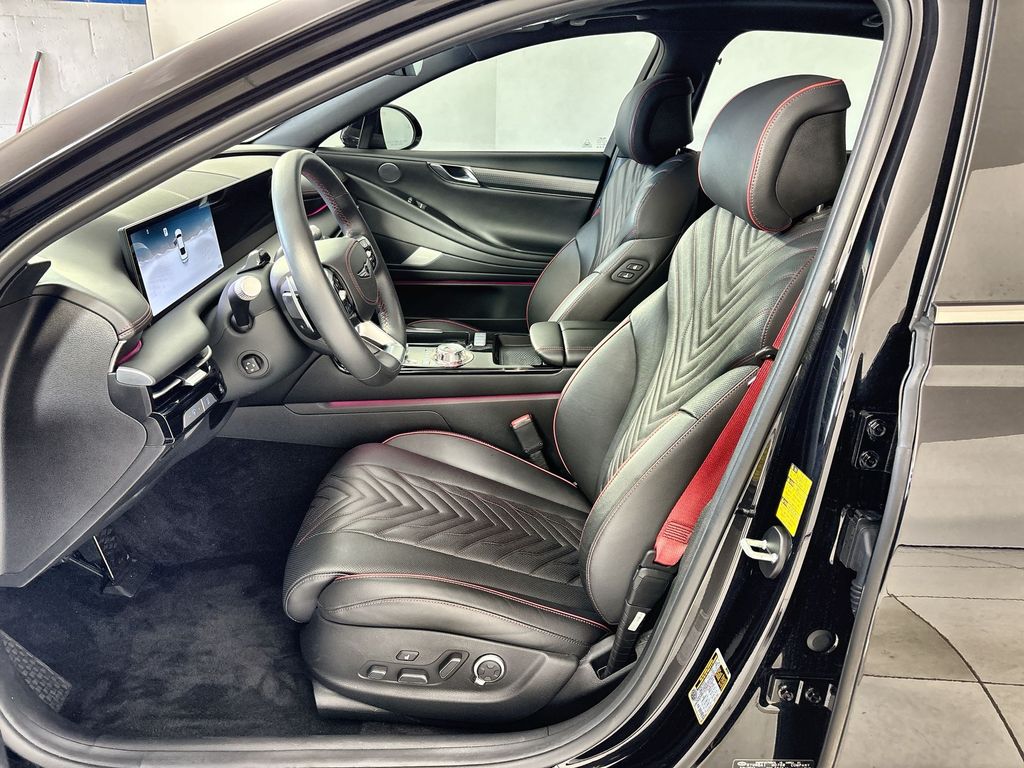 Thumbnail: 2025 Genesis G80 - 13