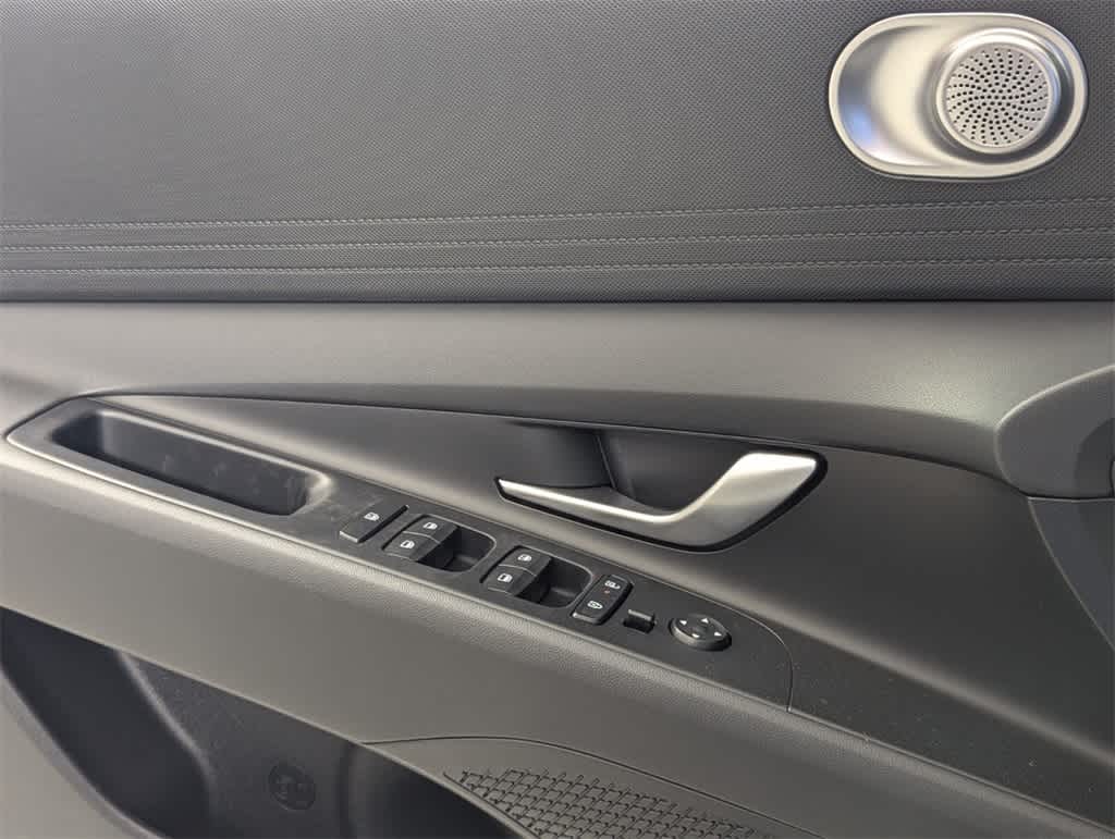 Thumbnail: 2025 Hyundai Elantra - 14