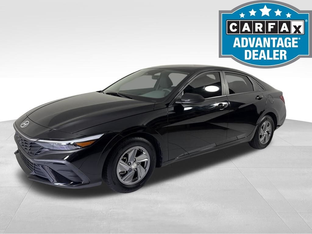Used 2024 Hyundai Elantra SE Sedan