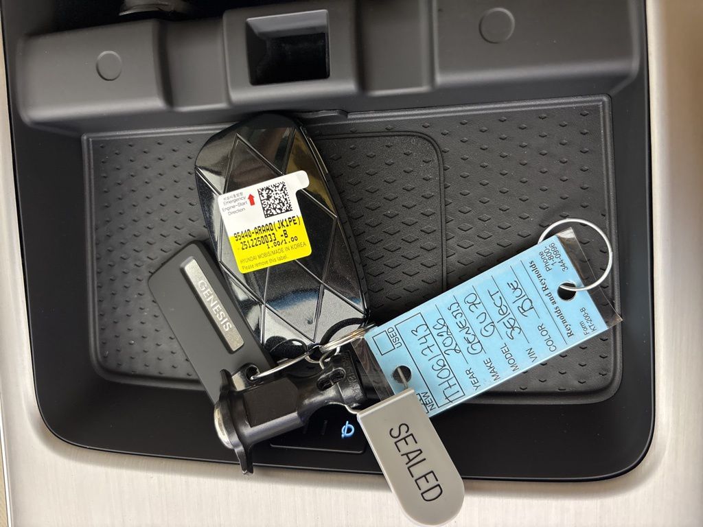 Thumbnail: 2026 Genesis GV70 - 33