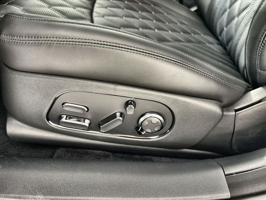Thumbnail: 2026 Genesis G90 - 14