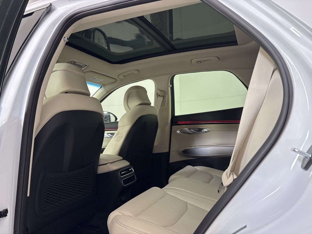 Thumbnail: 2026 Genesis GV70 - 17