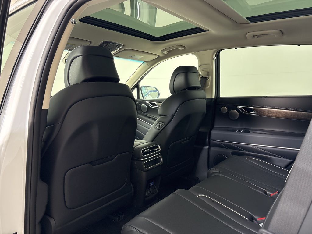 Thumbnail: 2026 Genesis GV80 - 17