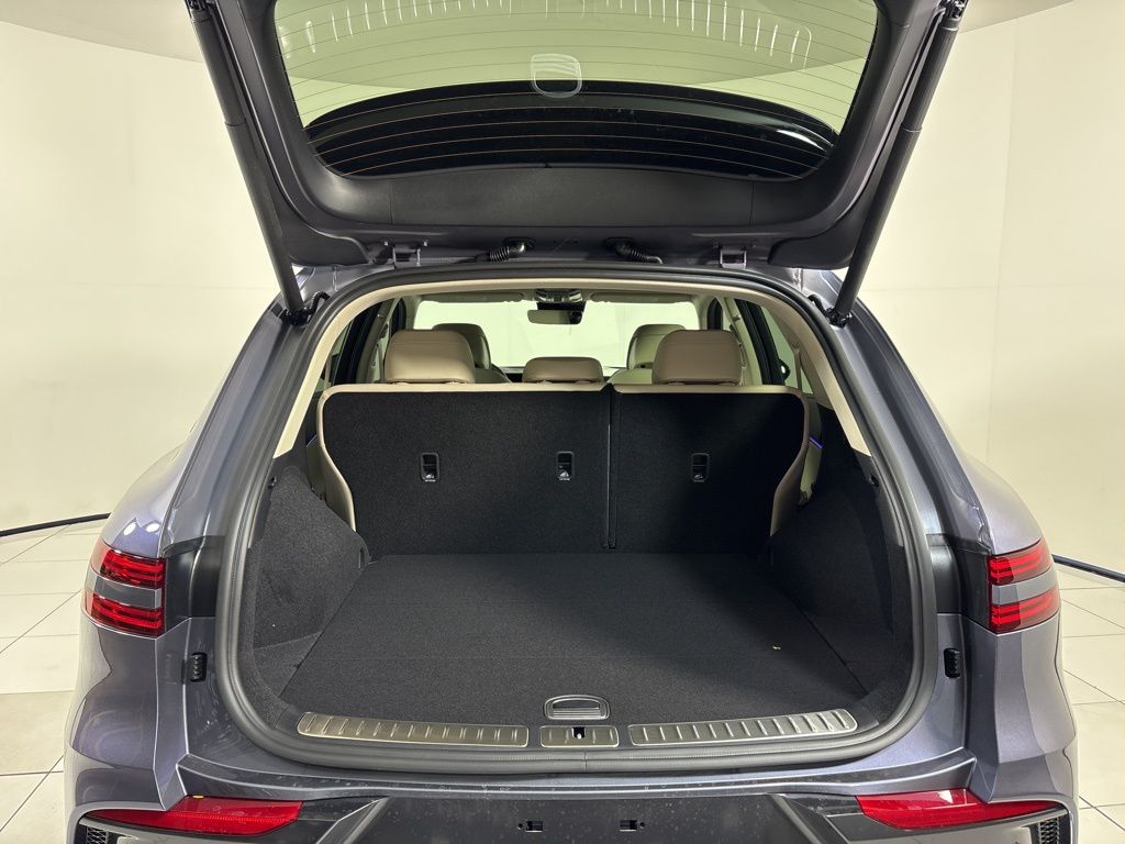 Thumbnail: 2026 Genesis GV70 - 27