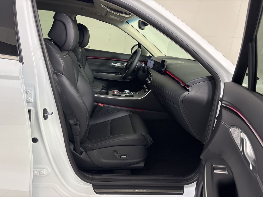 Thumbnail: 2026 Genesis GV70 - 12