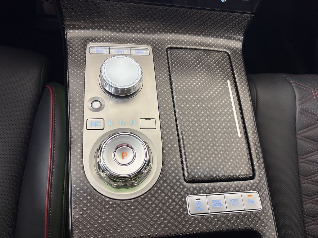 Thumbnail: 2025 Genesis G80 - 26