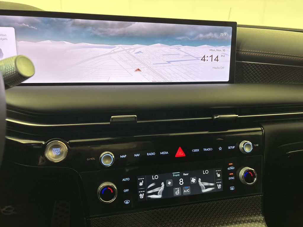 Thumbnail: 2025 Genesis G80 - 25