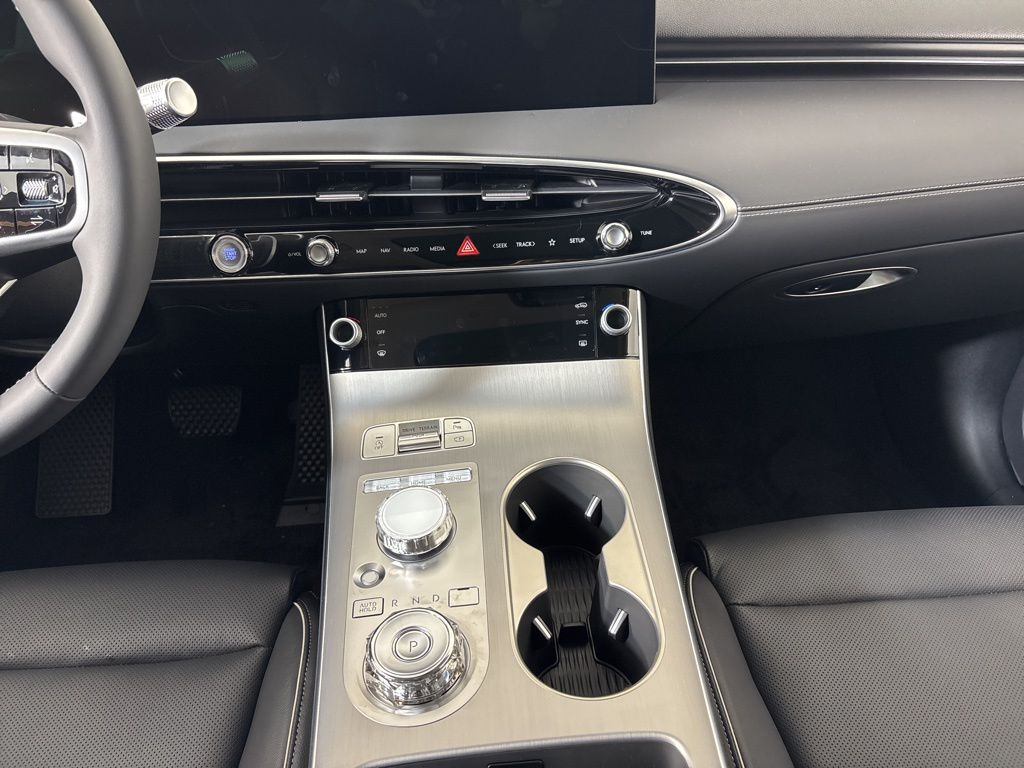 Thumbnail: 2026 Genesis GV70 - 23