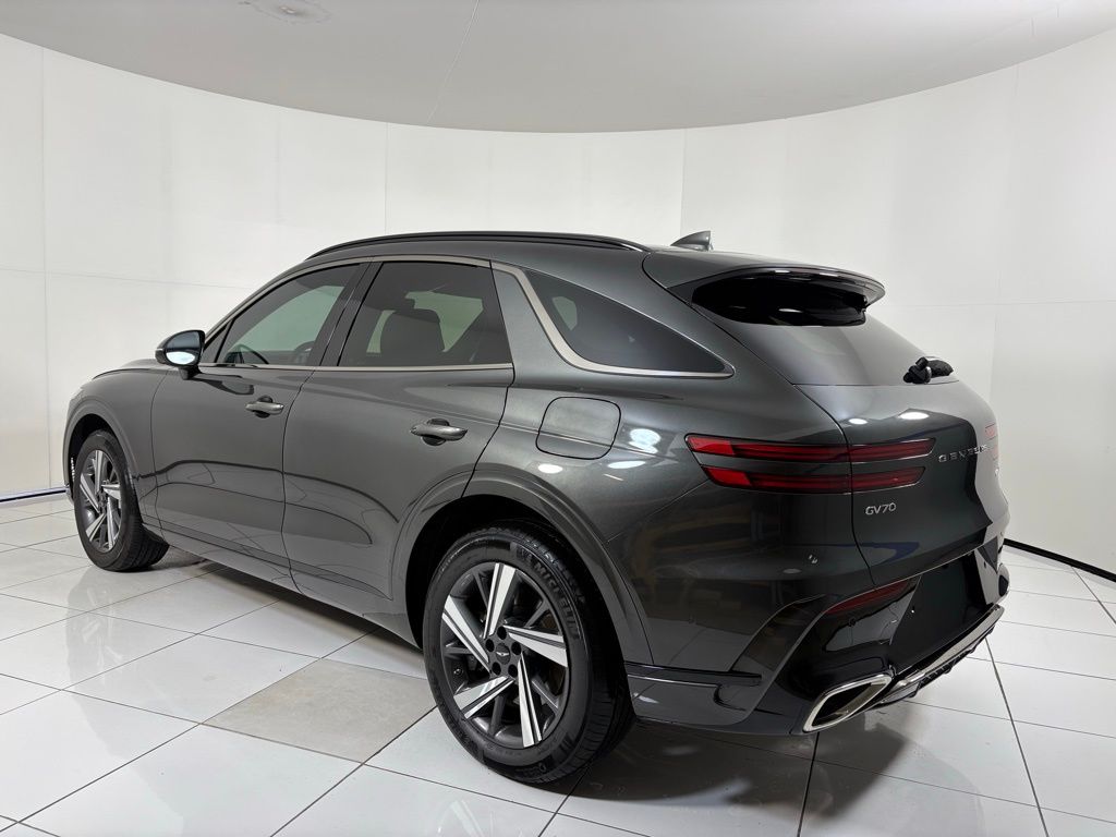 Thumbnail: 2026 Genesis GV70 - 3