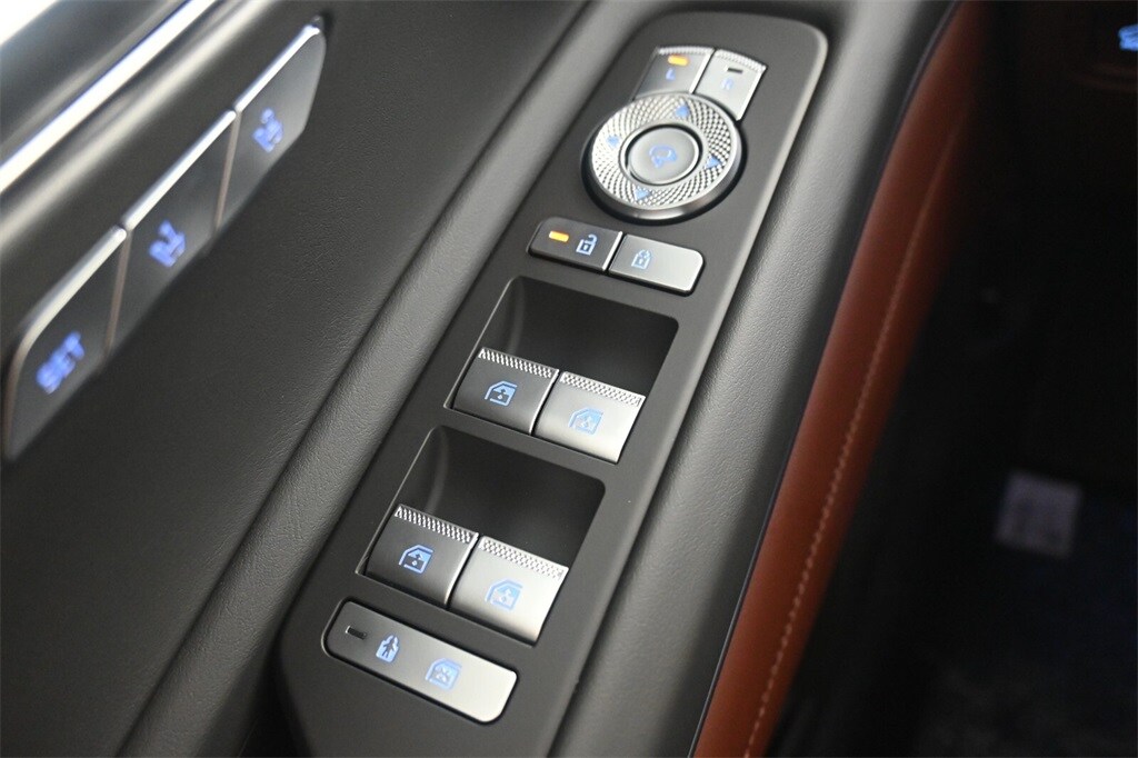 Thumbnail: 2025 Genesis GV80 - 16