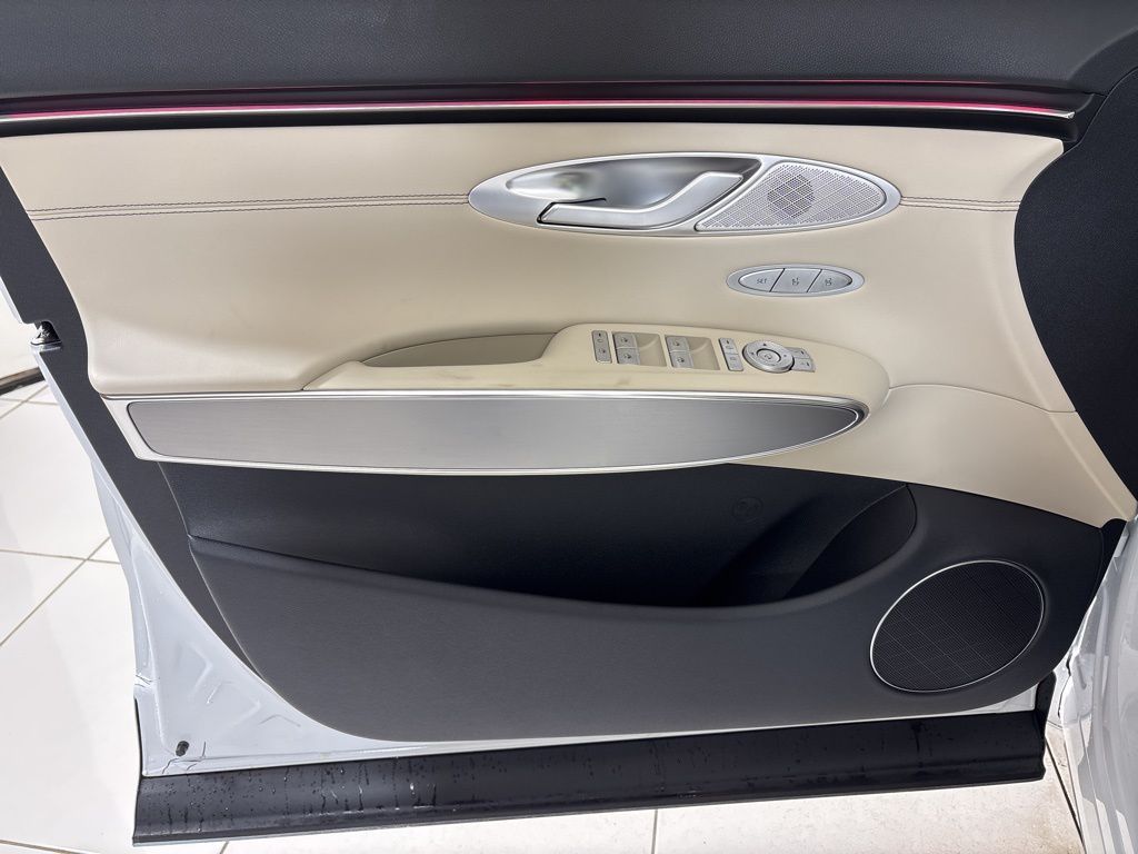 Thumbnail: 2026 Genesis GV70 - 16