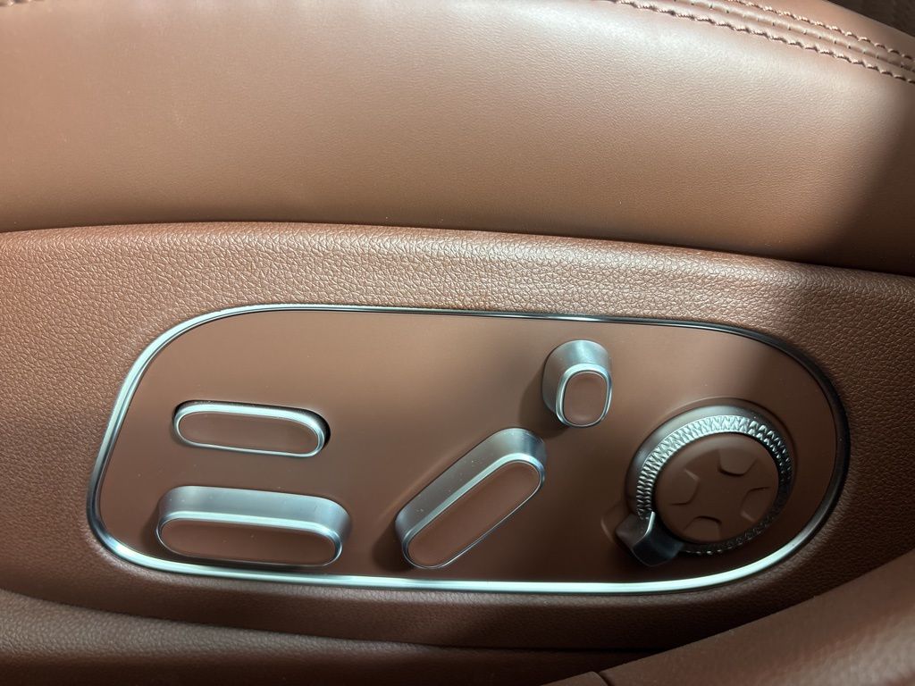 Thumbnail: 2026 Genesis G90 - 16