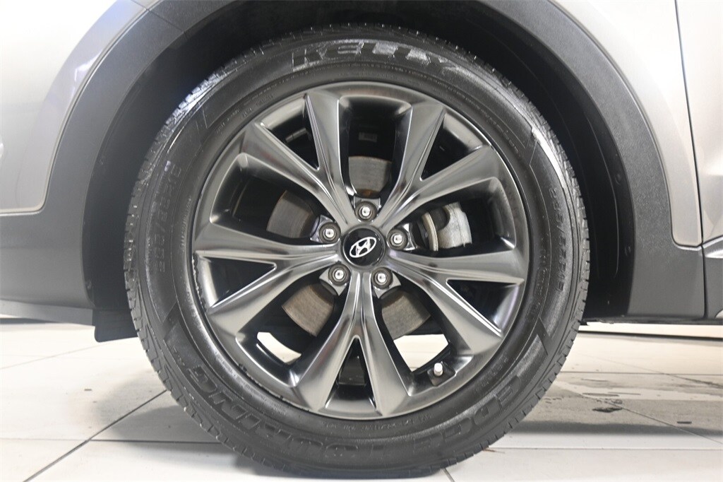 Thumbnail: 2017 Hyundai Santa Fe - 9