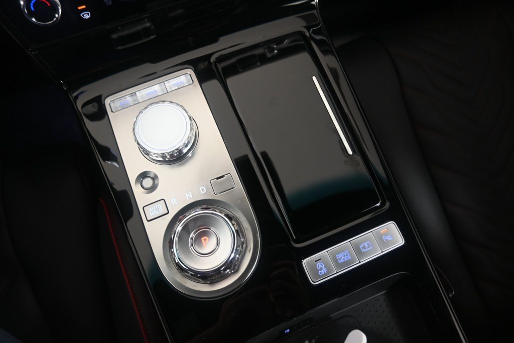 Thumbnail: 2025 Genesis G80 - 23