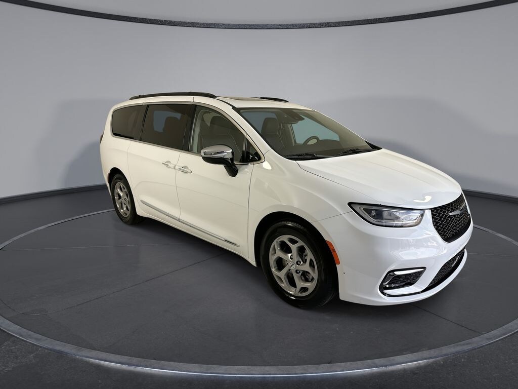 Used 2023 Chrysler Pacifica Limited Van Passenger Van