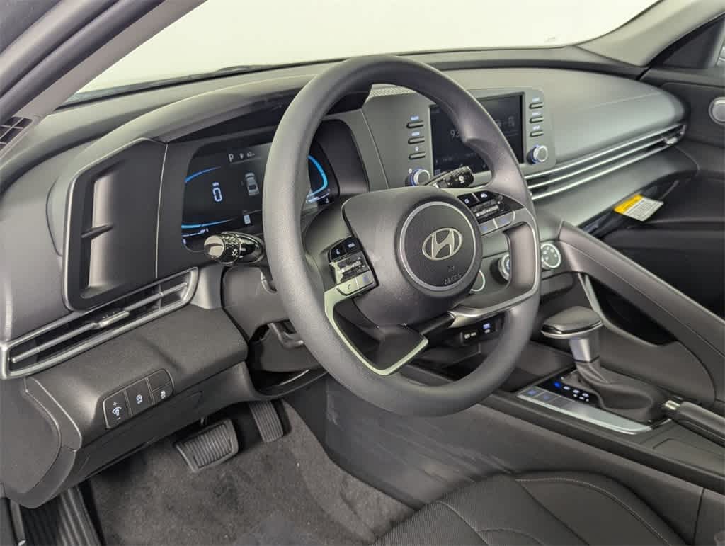 Thumbnail: 2025 Hyundai Elantra - 11