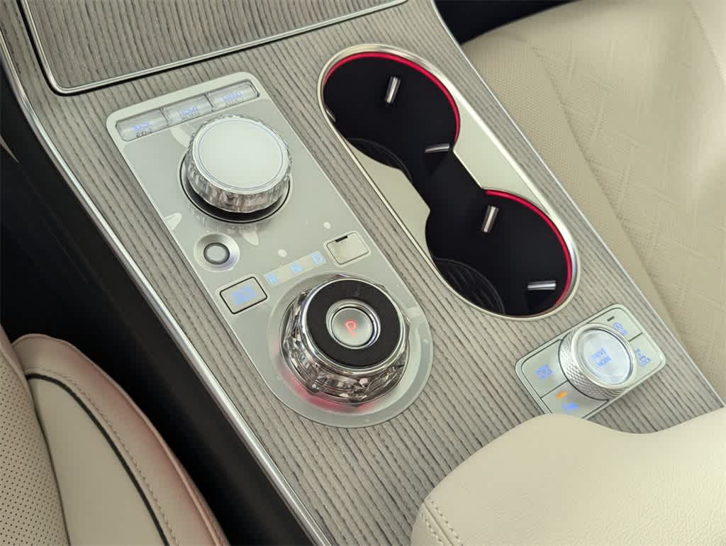 Thumbnail: 2025 Genesis GV80 - 24