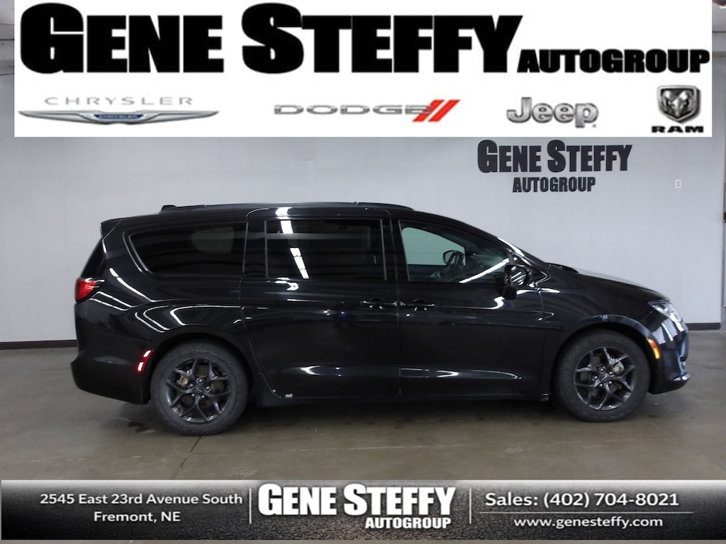 Used 2018 Chrysler Pacifica Touring L Plus Minivan/Van