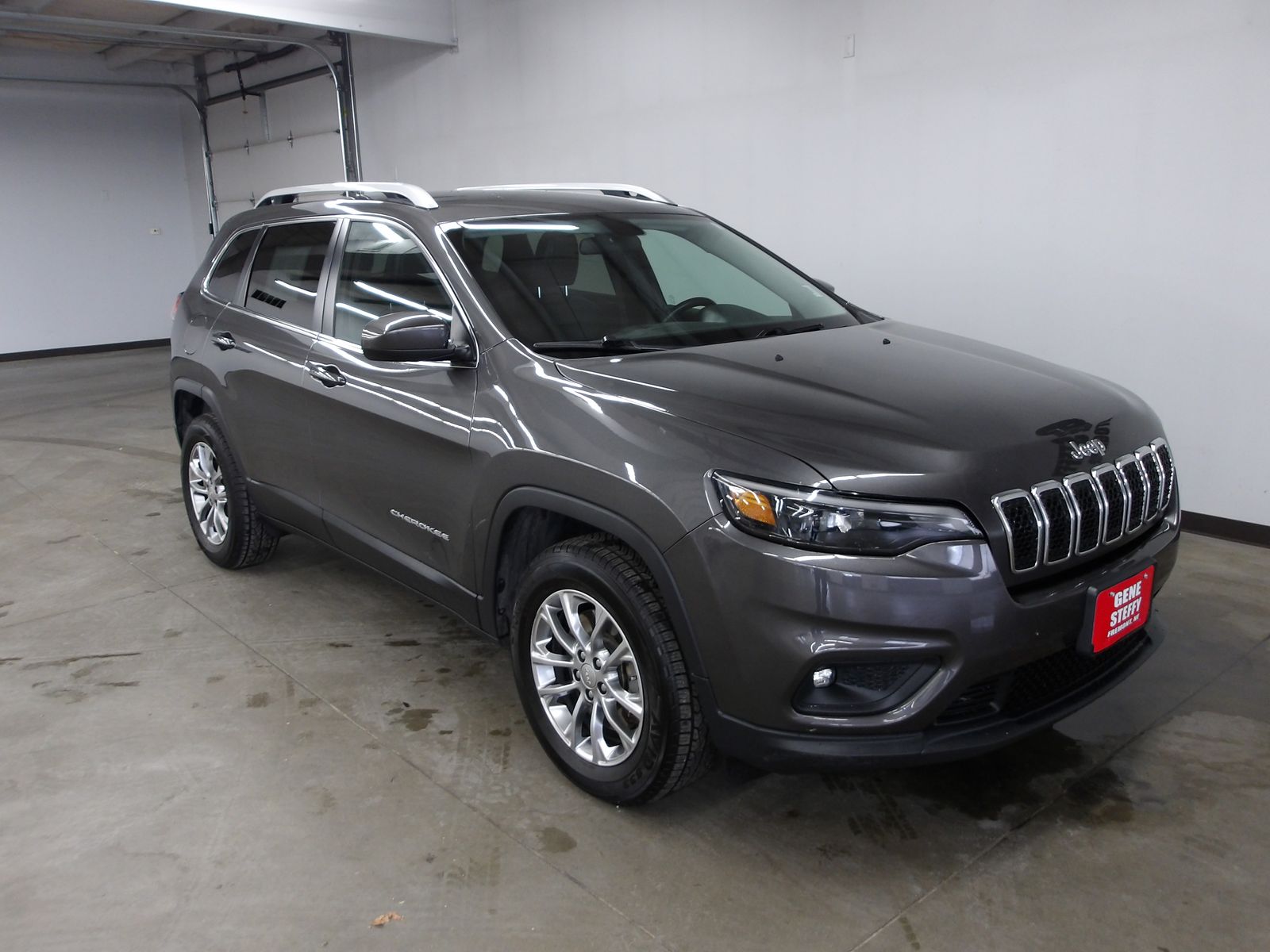 Used 2019 Jeep Cherokee Latitude Plus with VIN 1C4PJMLB7KD127730 for sale in Fremont, NE