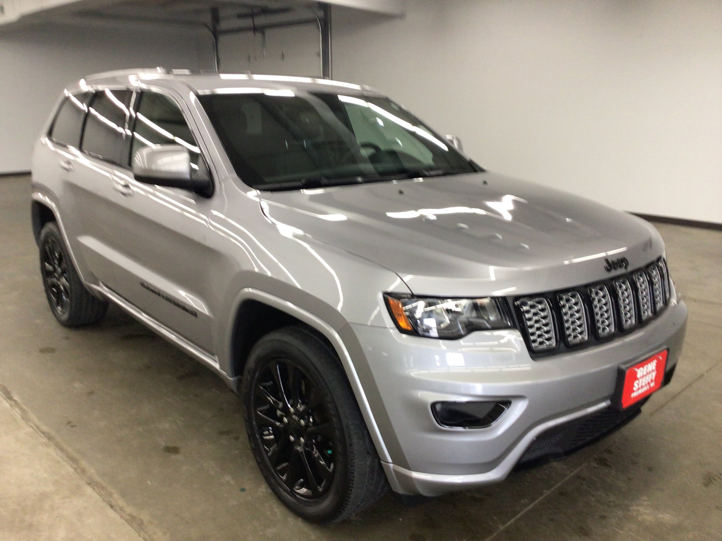 Used 2020 Jeep Grand Cherokee Altitude with VIN 1C4RJFAG0LC386005 for sale in Fremont, NE