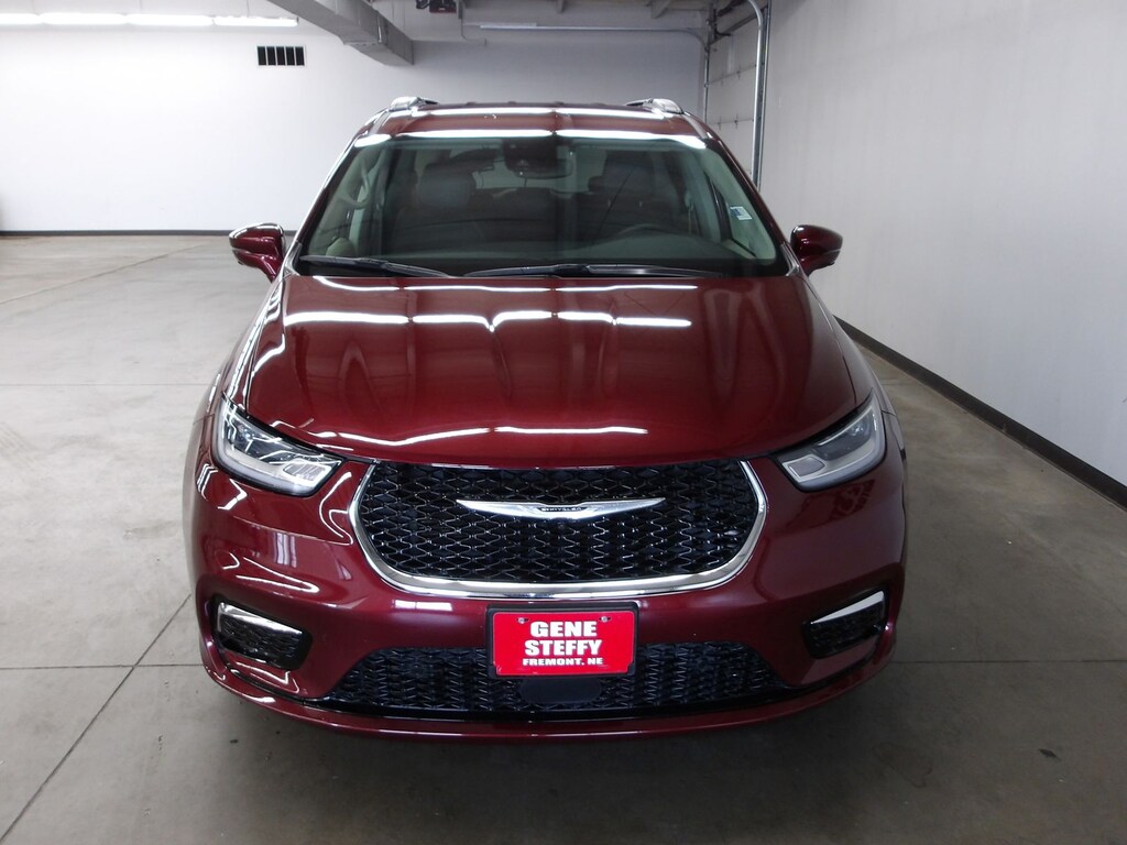 Used 2022 Chrysler Pacifica Touring L Minivan/Van