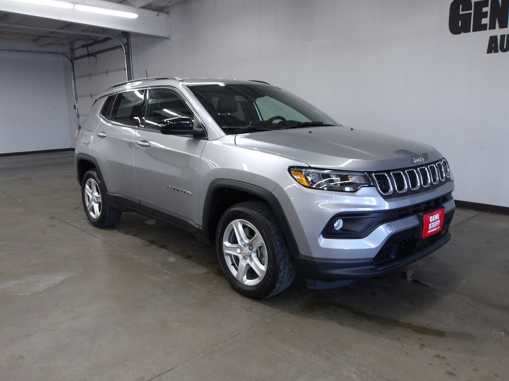 Used 2023 Jeep Compass Latitude SUV